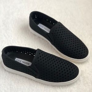 NWOT Steve Madden Black Slip-On Shoes